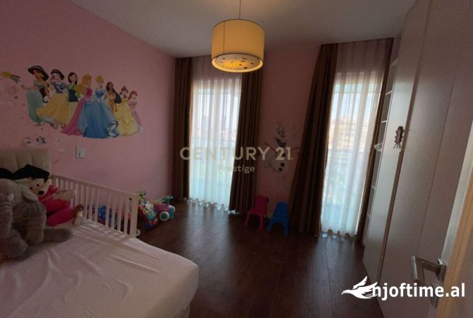 Shtepi me qera Apartament ne Tirane, 2+1, Mobilimi E mobiluar, Pagesa 2,500  Euro.