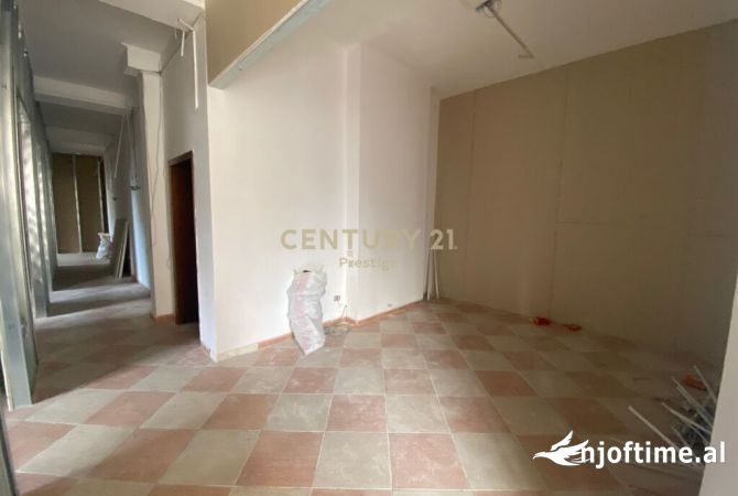 Ambient biznesi me qera 1+1 ne Tirane - 2,000 Euro