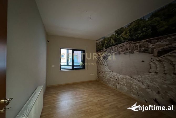 Zyra me Qira ne Qendren Tregtare Galeria - Qender e Tiranes 1,000 Euro /Muaj