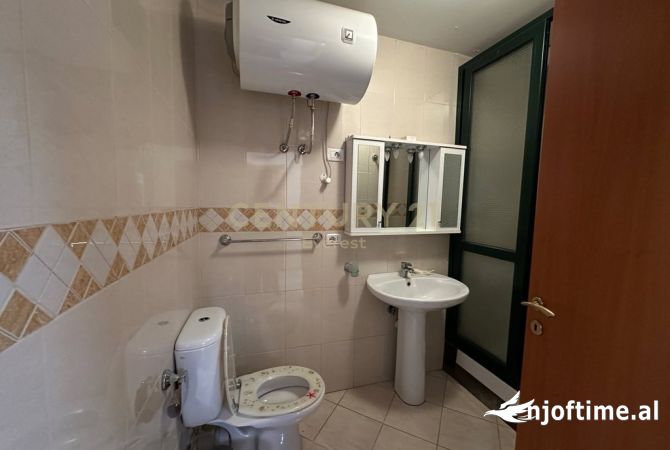 Zyra me Qira ne Qendren Tregtare Galeria - Qender e Tiranes 1,000 Euro /Muaj