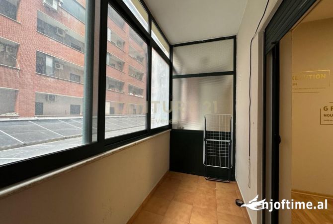 Zyra me Qira ne Qendren Tregtare Galeria - Qender e Tiranes 1,000 Euro /Muaj