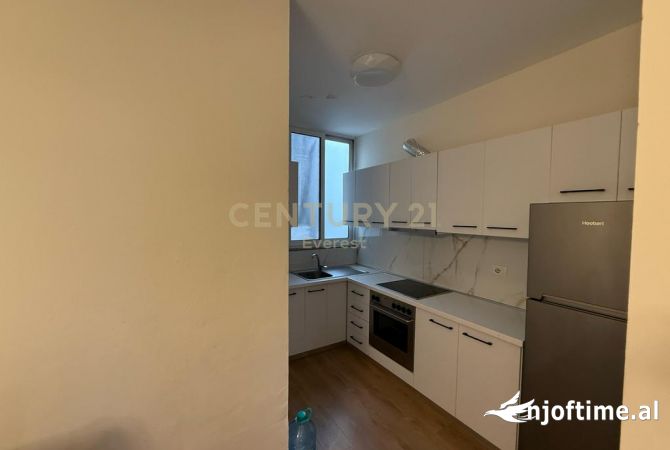 Shtepi me qera 2+1 ne Tirane - 700 Euro