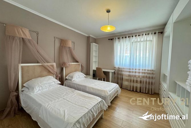 Shtepi me qera Apartament ne Tirane, 2+1, Mobilimi E mobiluar, Pagesa 950  Euro.