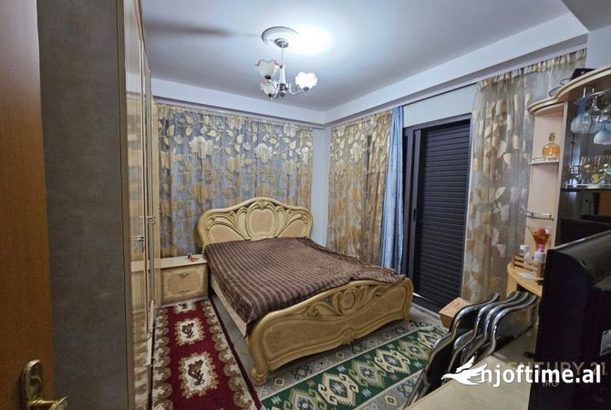Shtepi ne shitje Duplex(shtepi me 2 kate) ne Tirane, 2+1, Mobilimi E mobiluar, Pagesa 215,000  Euro.
