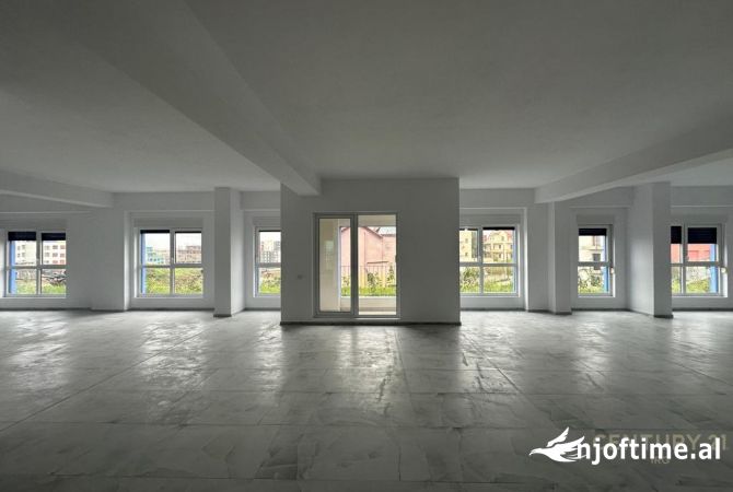 Business Property for Rent 1+1 in Tirana - 3,500 Euro
