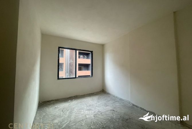Shtepi ne shitje Apartament ne Tirane, 2+1, Mobilimi Bosh, pa mobiluar, Pagesa 165,000  Euro.