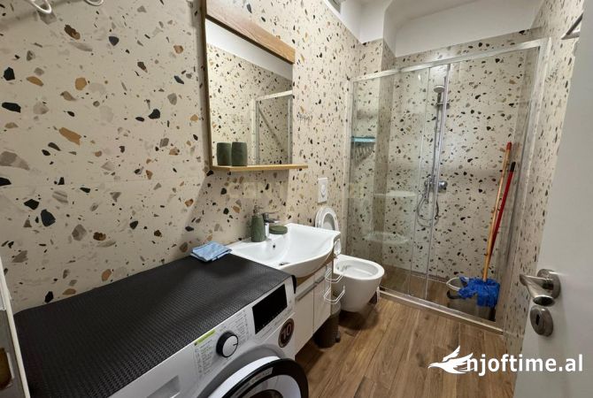 Shtepi me qera Apartament ne Tirane, Garsoniere, Mobilimi E mobiluar, Pagesa 350  Euro.