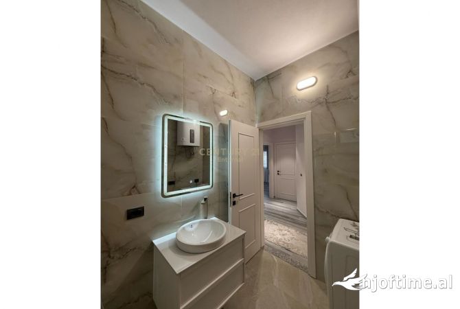 Shtepi me qera Apartament ne Tirane, 3+1, Mobilimi E mobiluar, Pagesa 800  Euro.