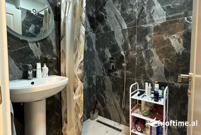 Shtepi me qera Apartament ne Tirane, 1+1, Mobilimi E mobiluar, Pagesa 850  Euro.