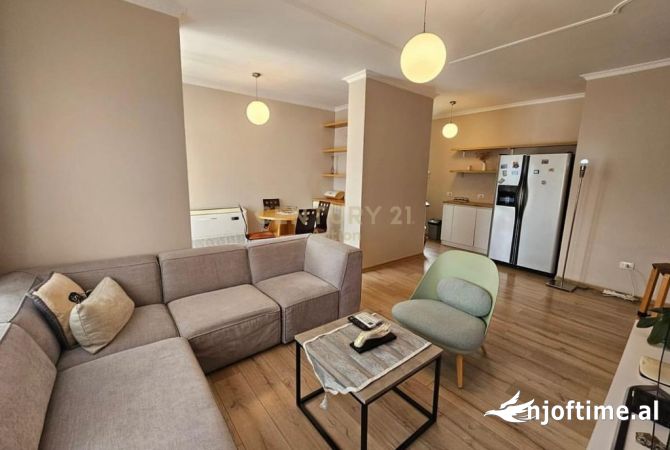 Shtepi me qera 2+1 ne Tirane - 1,350 Euro