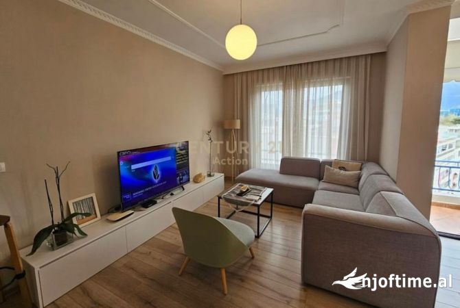 Shtepi me qera 2+1 ne Tirane - 1,350 Euro