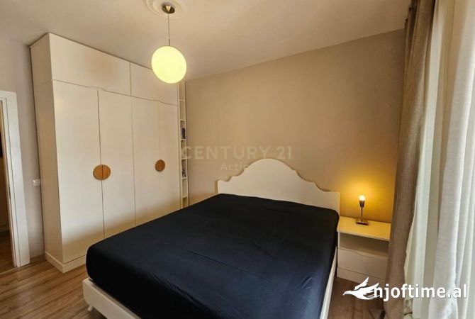 Shtepi me qera Apartament ne Tirane, 2+1, Mobilimi E mobiluar, Pagesa 1,350  Euro.