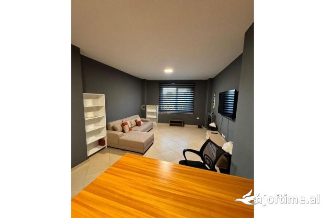 Ambient biznesi me qera 3+1 ne Tirane - 850 Euro