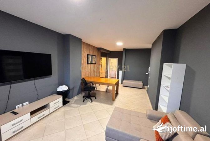 Ambient biznesi me qera 3+1 ne Tirane - 850 Euro