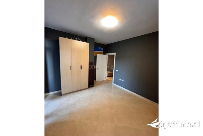 Ambient biznesi me qera 3+1 ne Tirane - 850 Euro