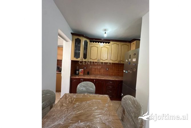 Shtepi me qera Apartament ne Tirane, 1+1, Mobilimi E mobiluar, Pagesa 450  Euro.