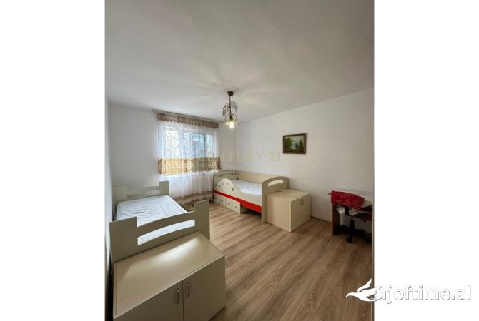 Shtepi me qera 1+1 ne Tirane - 450 Euro