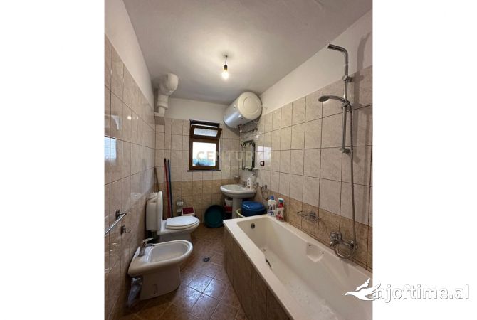 Shtepi me qera Apartament ne Tirane, 1+1, Mobilimi E mobiluar, Pagesa 450  Euro.