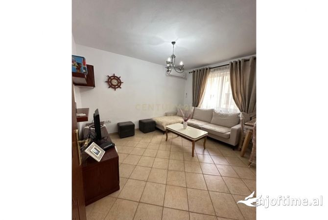Shtepi me qera 1+1 ne Tirane - 450 Euro