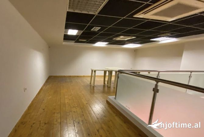 Ambient biznesi me qera 3+1 ne Tirane - 600 Euro