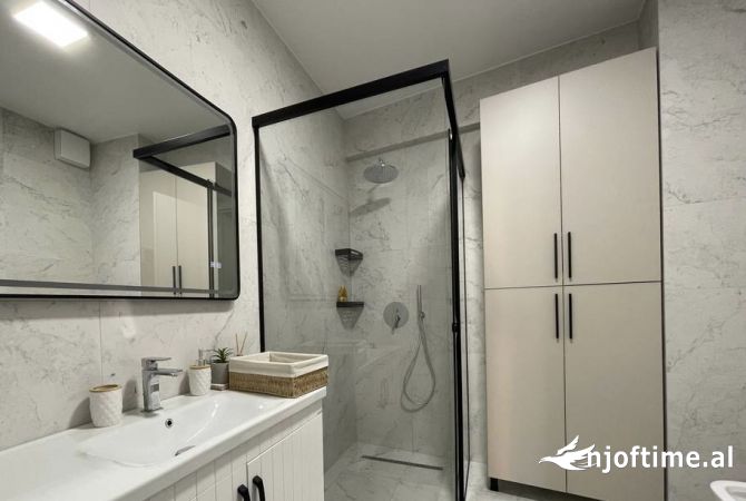 Shtepi me qera 3+1 ne Tirane - 1,500 Euro
