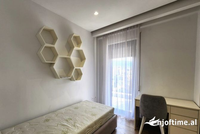 Shtepi me qera 2+1 ne Tirane - 1,000 Euro