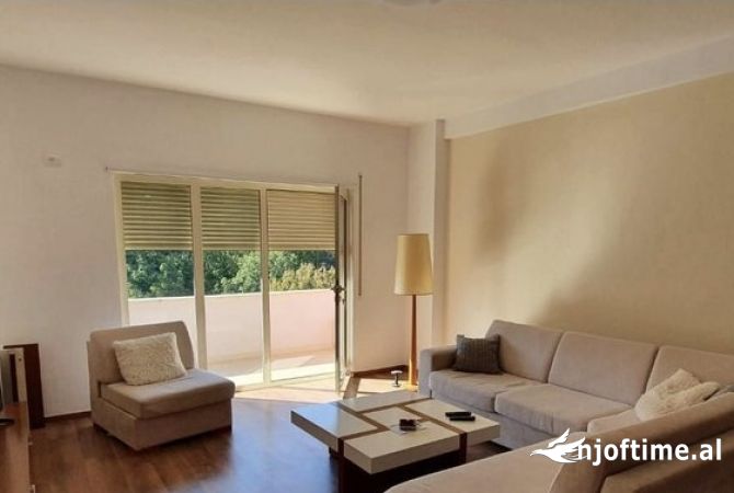 Shtepi me qera 2+1 ne Tirane - 650 Euro