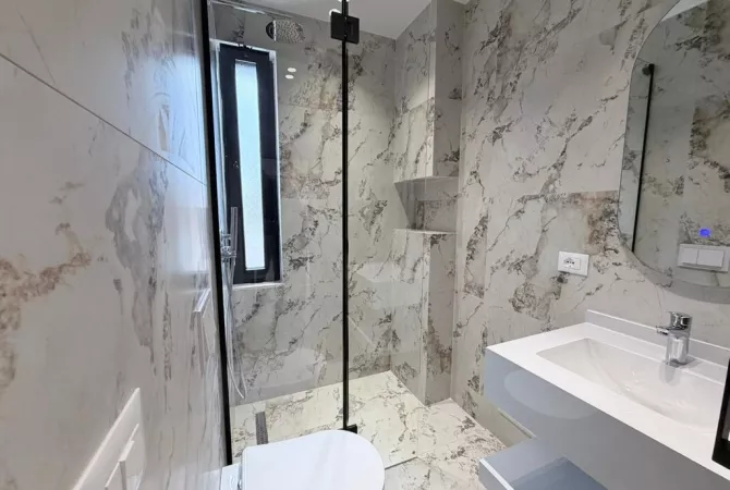 Shtepi ne shitje Apartament ne Tirane, 2+1, Mobilimi E mobiluar, Pagesa 219,000  Euro.