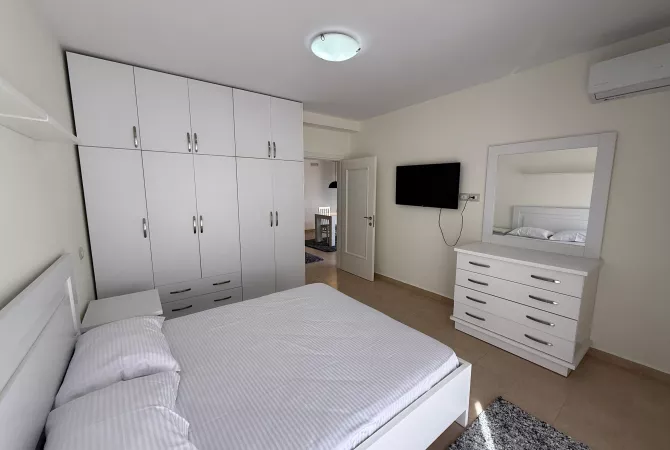 Shtepi me qera Apartament ne Tirane, 2+1, Mobilimi E mobiluar, Pagesa 800  Euro.