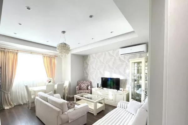 Shtepi me qera 2+1 ne Tirane - 1,200 Euro