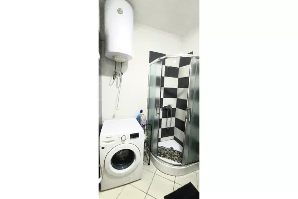 Shtepi me qera Apartament ne Tirane, 1+1, Mobilimi E mobiluar, Pagesa 500  Euro.