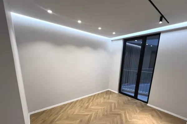Ambient biznesi me qera 3+1 ne Tirane - 1,500 Euro