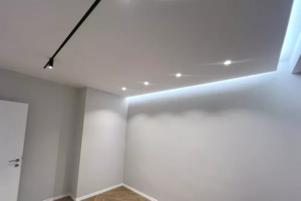 Ambient me qera per zyra tek Rr Mine Peza