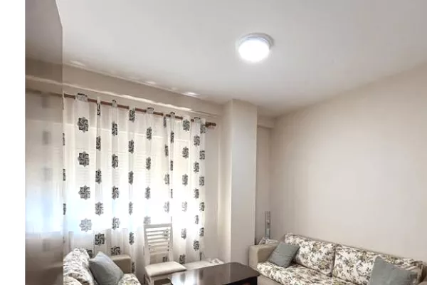 Shtepi me qera Apartament ne Tirane, 2+1, Mobilimi E mobiluar, Pagesa 550  Euro.