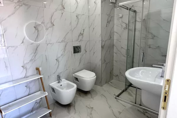 Shtepi me qera Apartament ne Tirane, 2+1, Mobilimi E mobiluar, Pagesa 600  Euro.