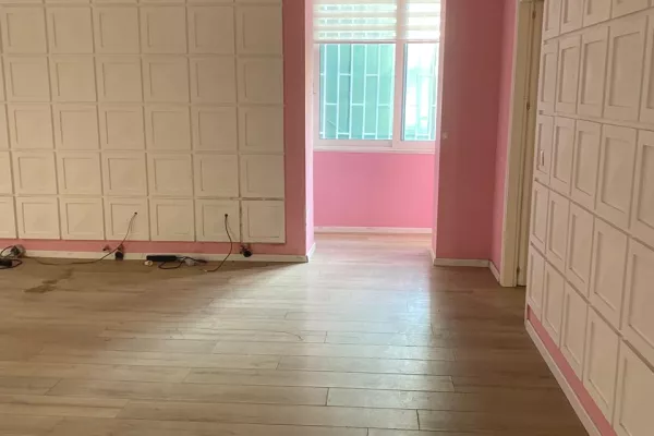 Ambient biznesi me qera 3+1 ne Tirane - 1,500 Euro