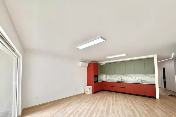 Ambient biznesi me qera 3+1 ne Tirane - 1,500 Euro