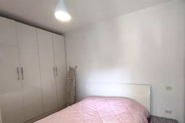 Shtepi me qera Apartament ne Tirane, 2+1, Mobilimi E mobiluar, Pagesa 800  Euro.