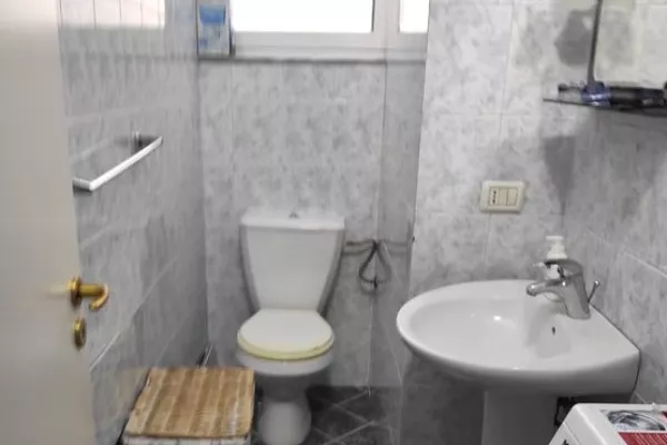 Shtepi me qera Apartament ne Tirane, 2+1, Mobilimi E mobiluar, Pagesa 800  Euro.