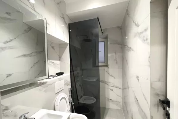 Shtepi me qera Apartament ne Tirane, 2+1, Mobilimi E mobiluar, Pagesa 700  Euro.