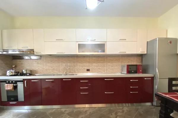 Shtepi me qera 2+1 ne Tirane - 600 Euro