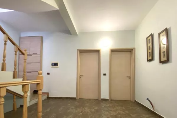 Shtepi me qera Apartament ne Tirane, 2+1, Mobilimi E mobiluar, Pagesa 600  Euro.