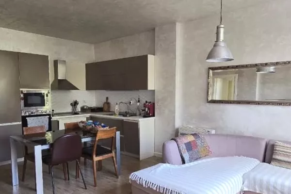 Shtepi me qera 2+1 ne Tirane - 1,200 Euro