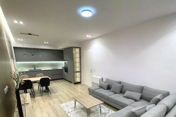 Shtepi me qera 2+1 ne Tirane - 1,500 Euro