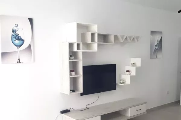 Shtepi me qera 2+1 ne Tirane - 750 Euro