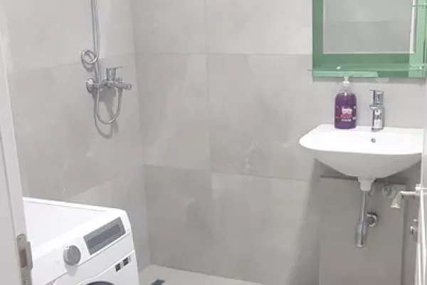 Shtepi me qera Apartament ne Tirane, 2+1, Mobilimi E mobiluar, Pagesa 750  Euro.