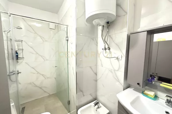 Shtepi ne shitje Apartament ne Tirane, 2+1, Mobilimi E mobiluar, Pagesa 150,000  Euro.