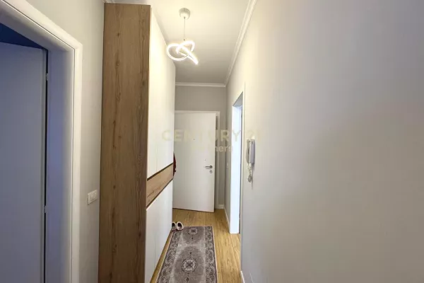 Shtepi ne shitje Apartament ne Tirane, 1+1, Mobilimi E mobiluar, Pagesa 128,000  Euro.