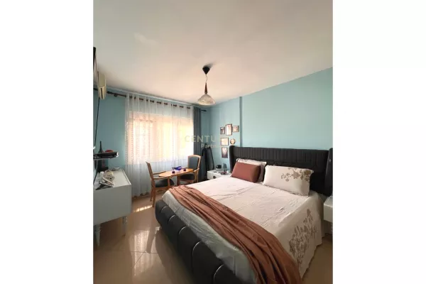 Shtepi ne shitje Apartament ne Tirane, 2+1, Mobilimi E mobiluar, Pagesa 215,000  Euro.