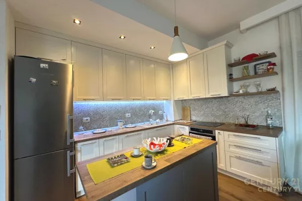 Shtepi me qera 3+1 ne Tirane - 1,000 Euro